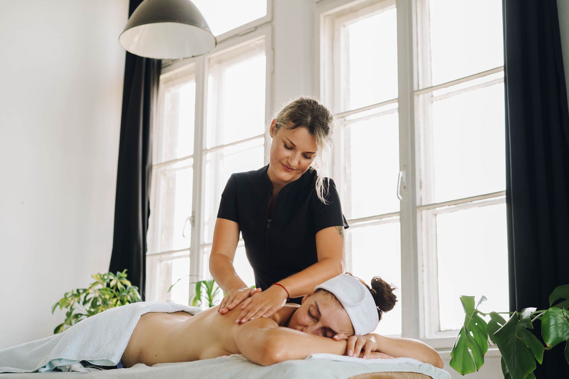Vì sao công ty lữ hành nhỏ nên quan tâm đến sức khỏe đội ngũ tư vấn viên mùa cao điểm Vì sao công ty lữ hành nhỏ nên quan tâm đến sức khỏe đội ngũ tư vấn viên mùa cao điểm
